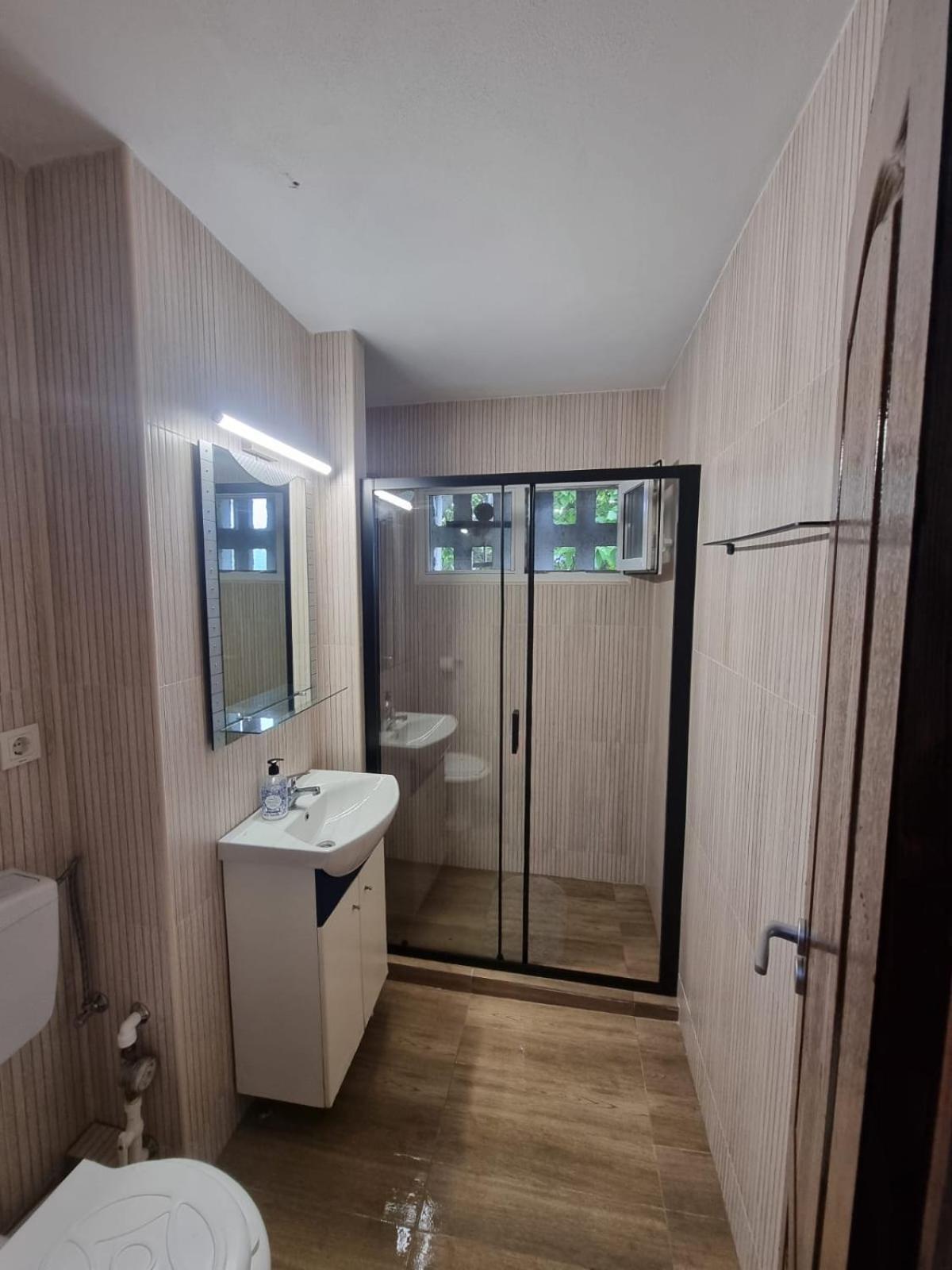 Apartament Denis Lägenhet Orşova Exteriör bild