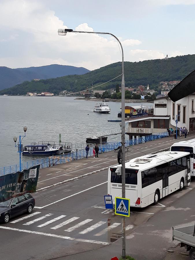 Apartament Denis Lägenhet Orşova Exteriör bild