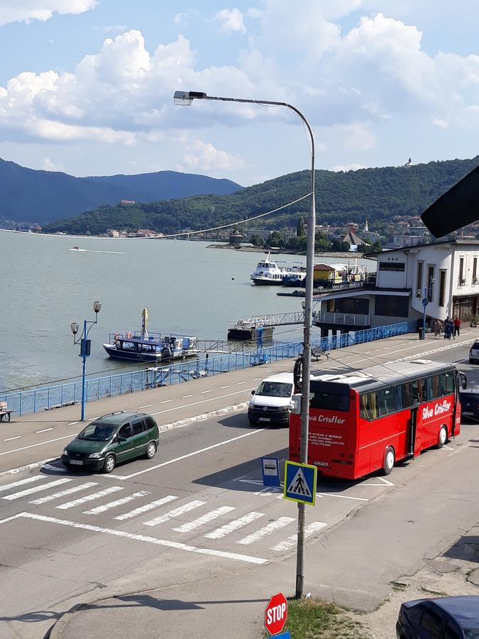 Apartament Denis Lägenhet Orşova Exteriör bild