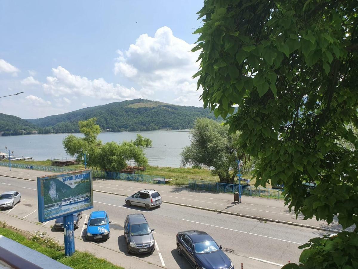 Apartament Denis Lägenhet Orşova Exteriör bild