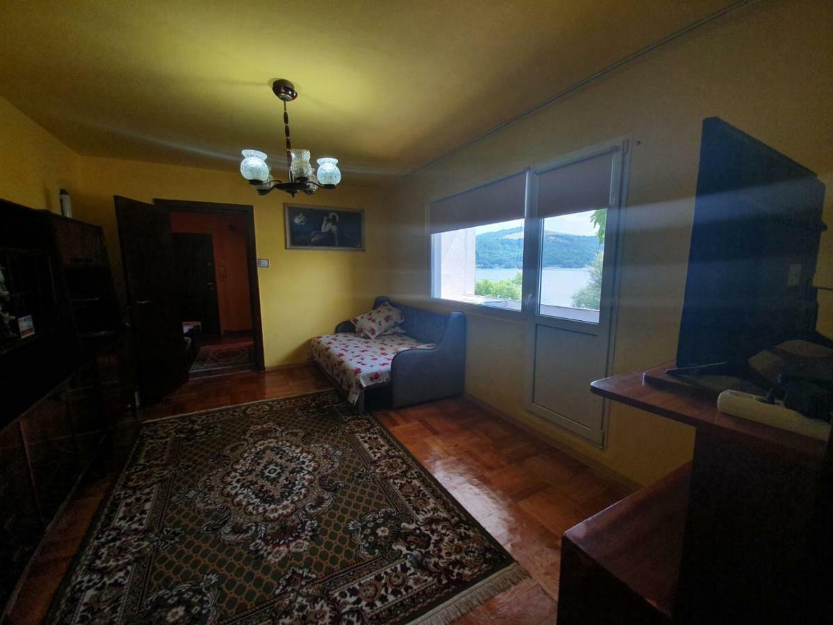 Apartament Denis Lägenhet Orşova Exteriör bild